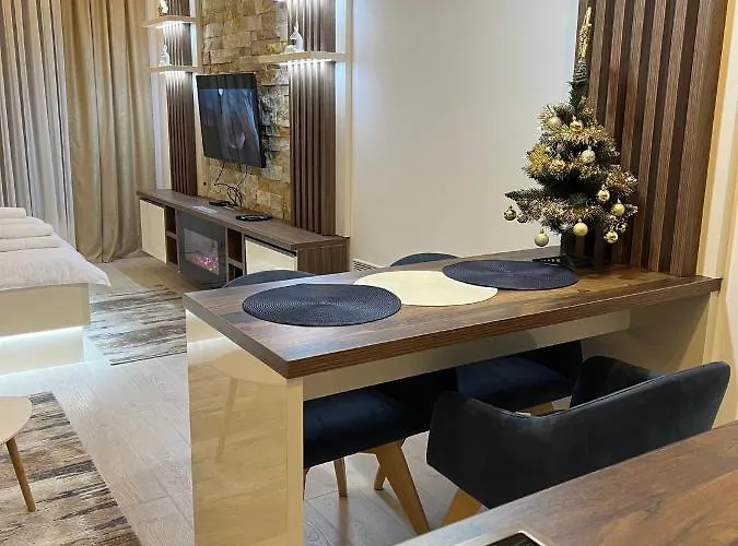 Apartman Holiday Апартаменты *